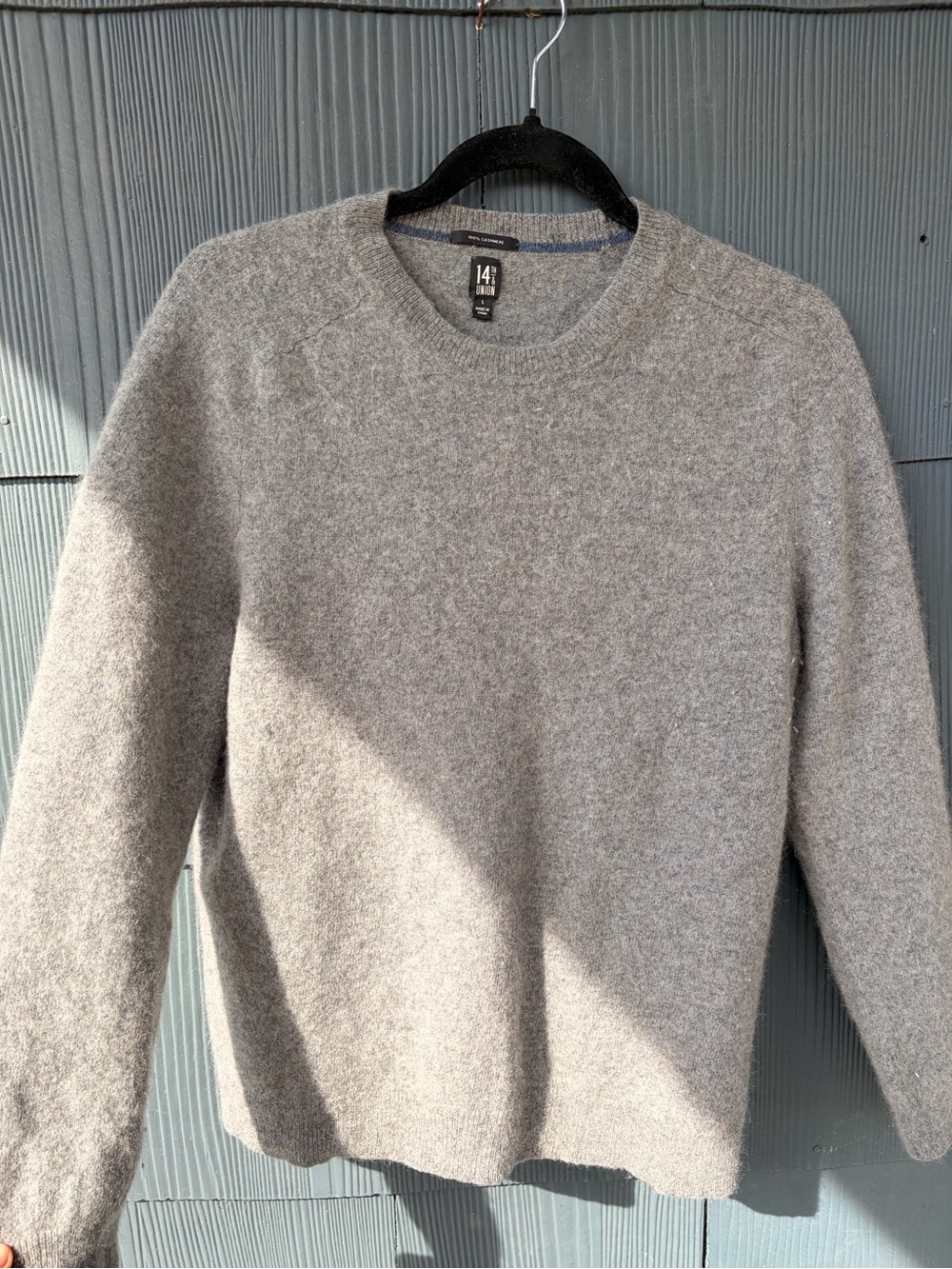 Women’s cashmere crewneck